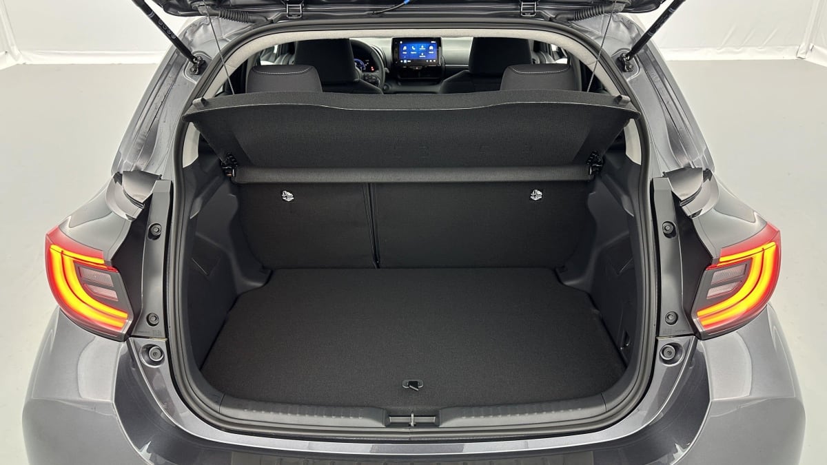 TOYOTA YARIS YARIS HYBRIDE 116H DESIGN E-CVT