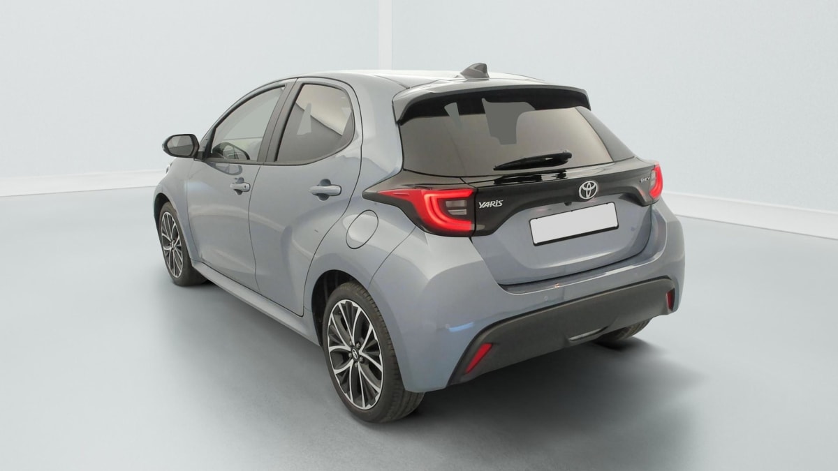 TOYOTA YARIS HYBRID 116H DESIGN