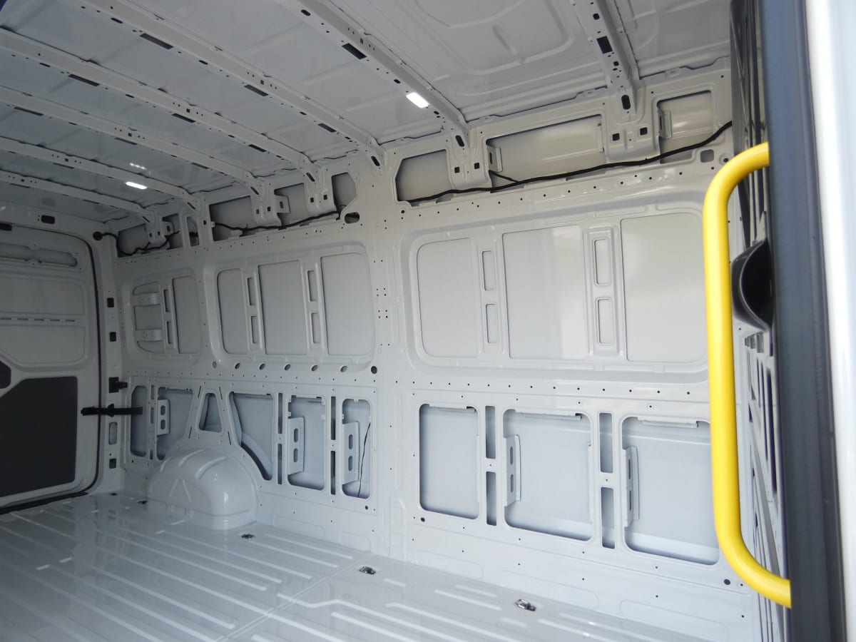 VOLKSWAGEN CRAFTER V 35 L4H3 2.0 TDI 140 CH BUSINESS