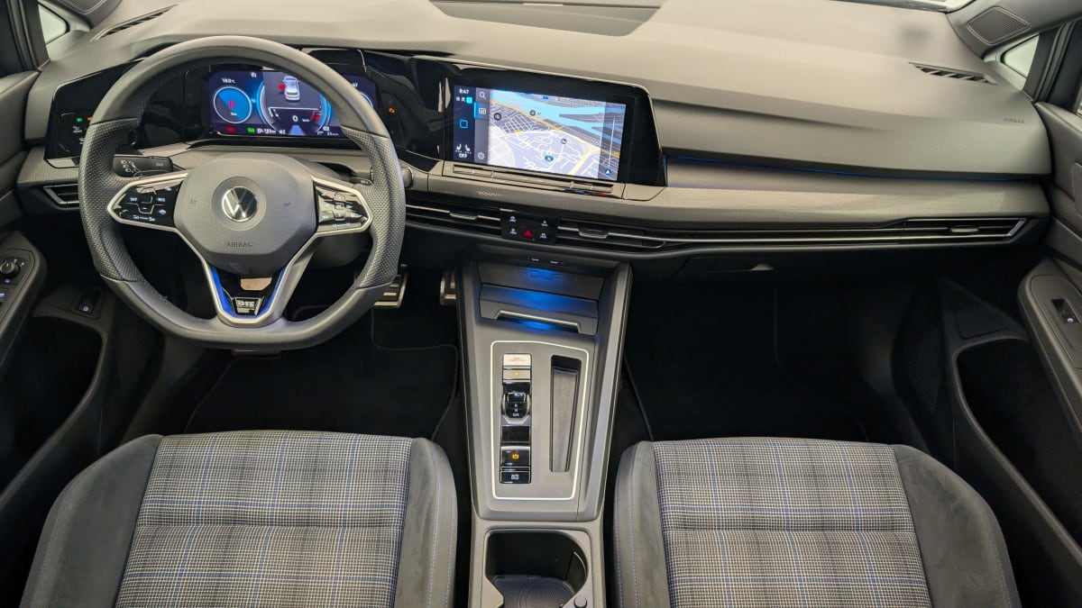 Volkswagen GOLF - Image 12