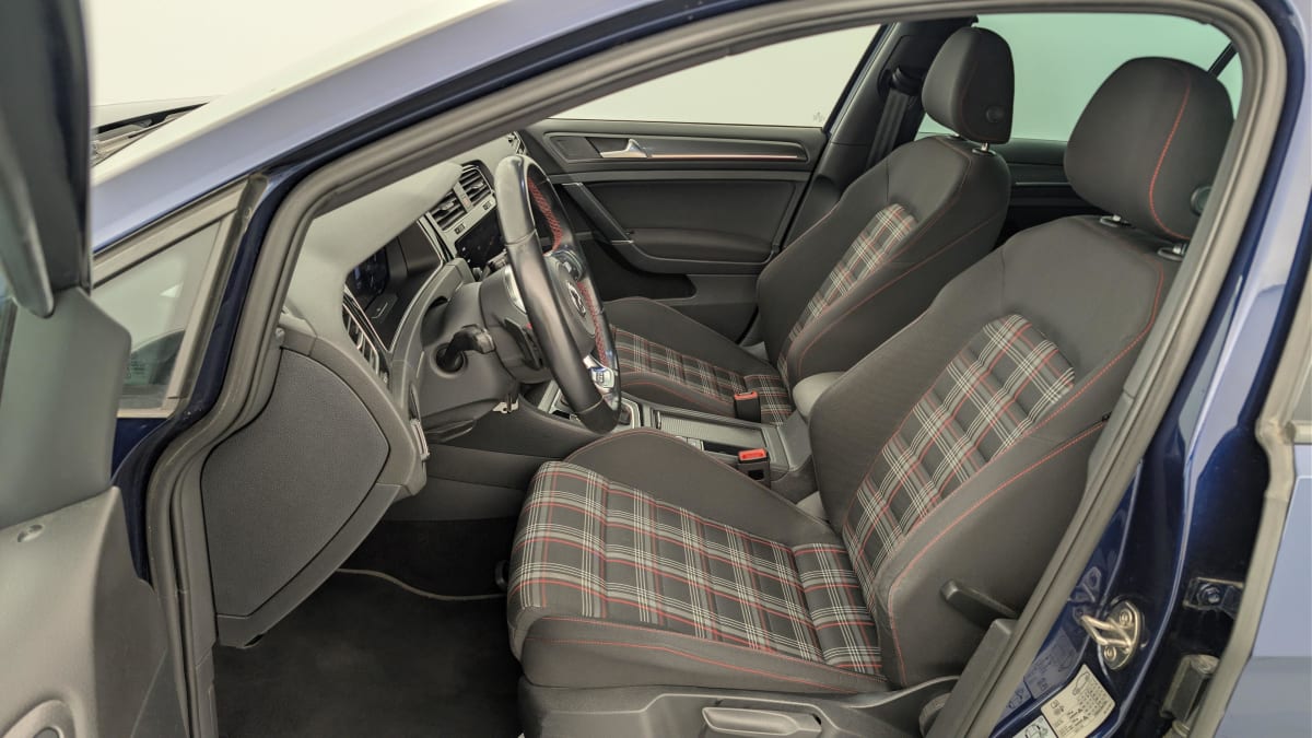 Volkswagen GOLF - Image 16
