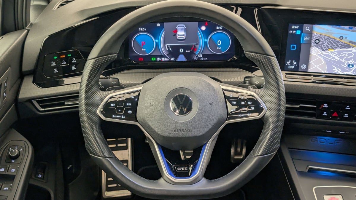 Volkswagen GOLF - Image 13