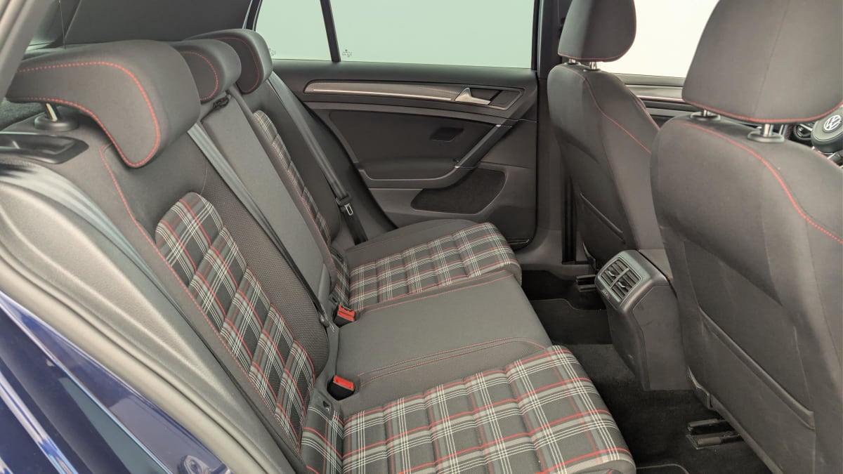 Volkswagen GOLF - Image 10