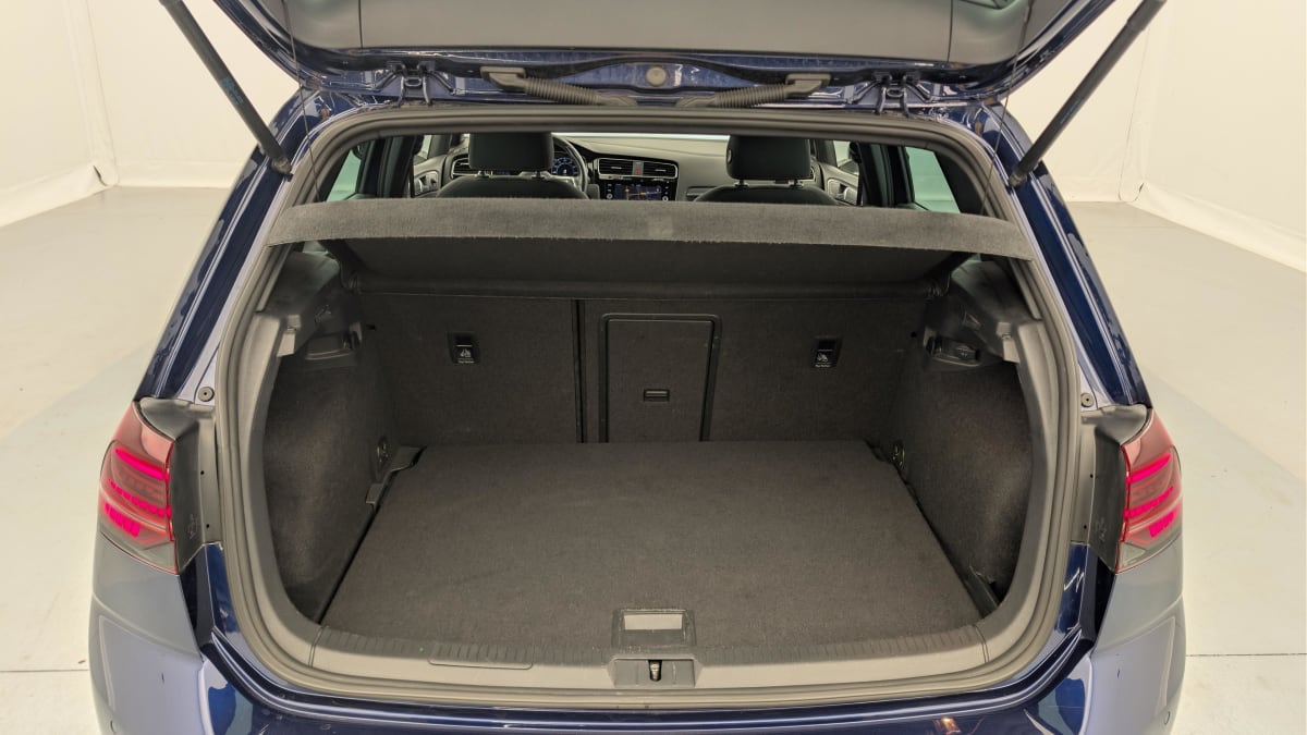 Volkswagen GOLF - Image 11