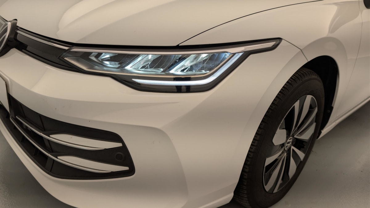 Volkswagen GOLF 8 - Image 21