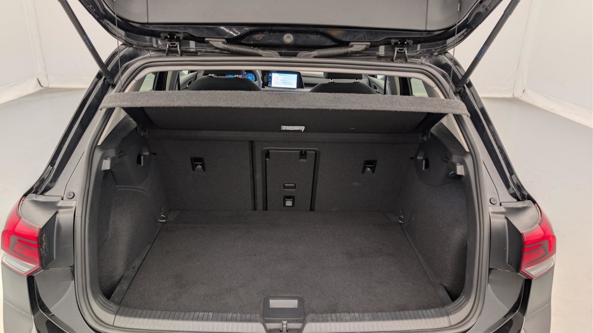 Volkswagen GOLF 8 - Image 11
