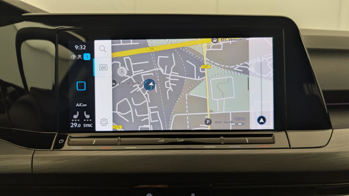 Volkswagen GOLF 8 - Image 17