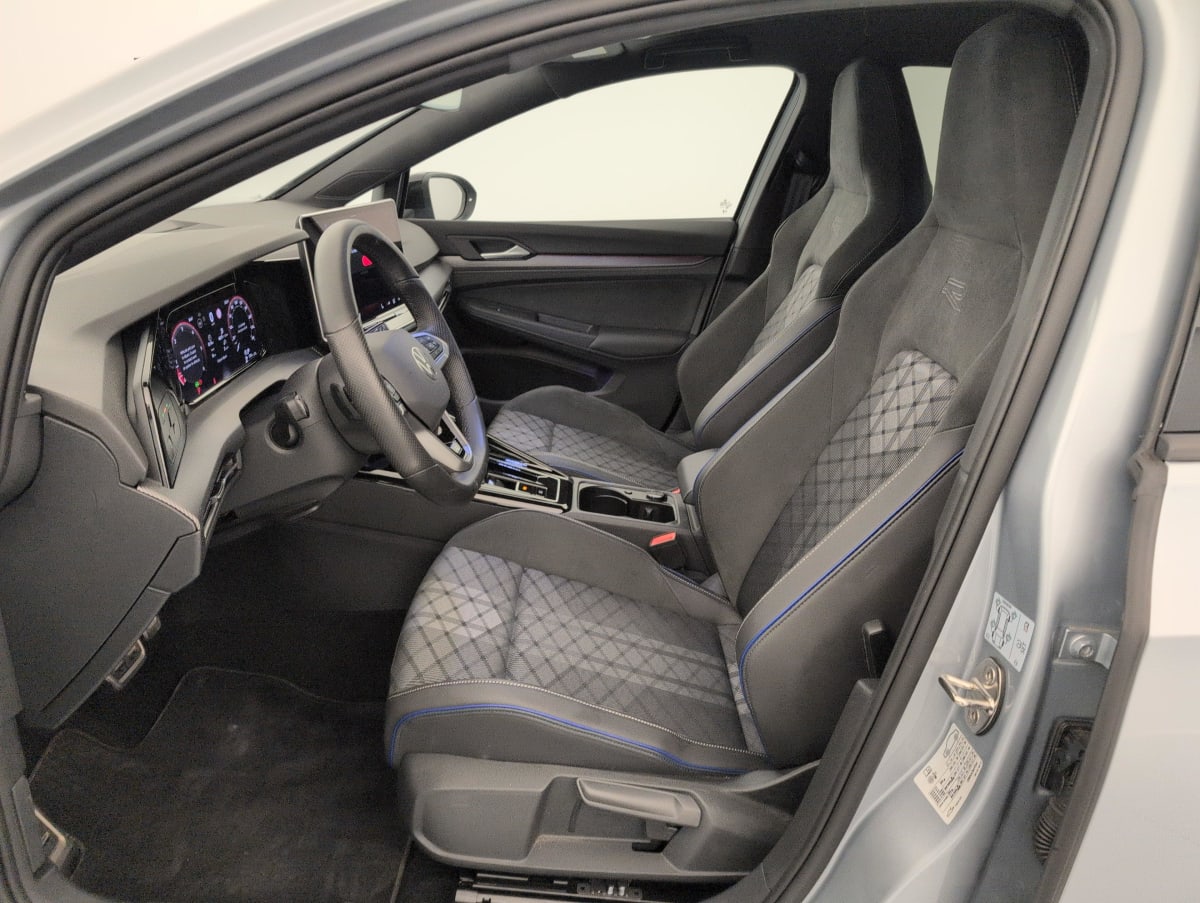 Volkswagen GOLF 8 - Image 16