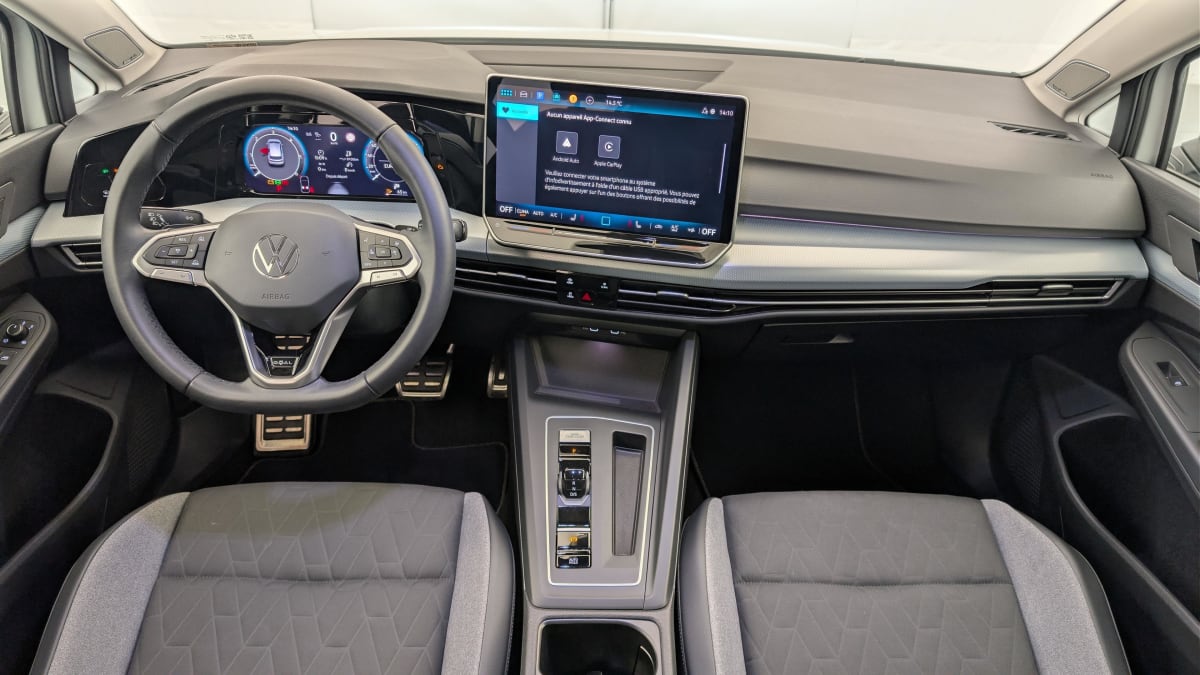 Volkswagen GOLF 8 - Image 13