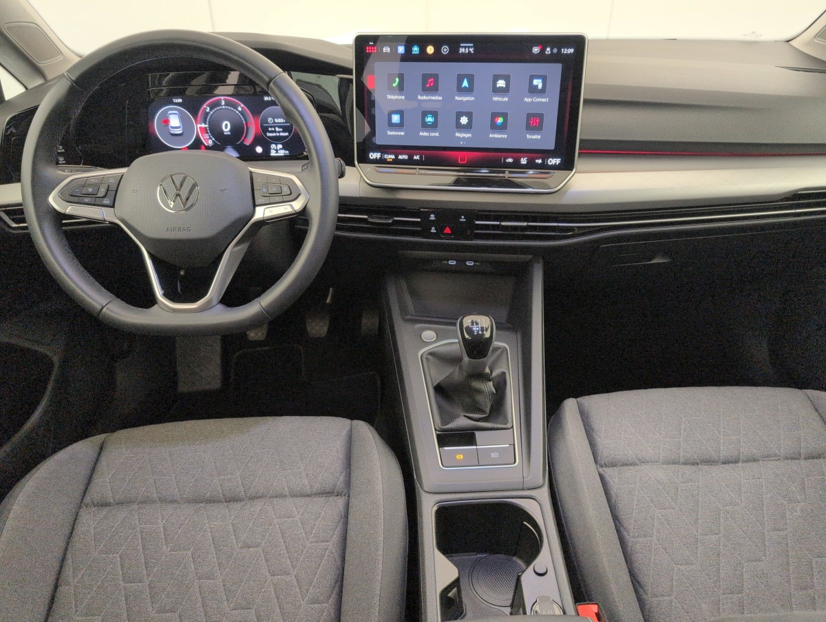 Volkswagen GOLF 8 - Image 13