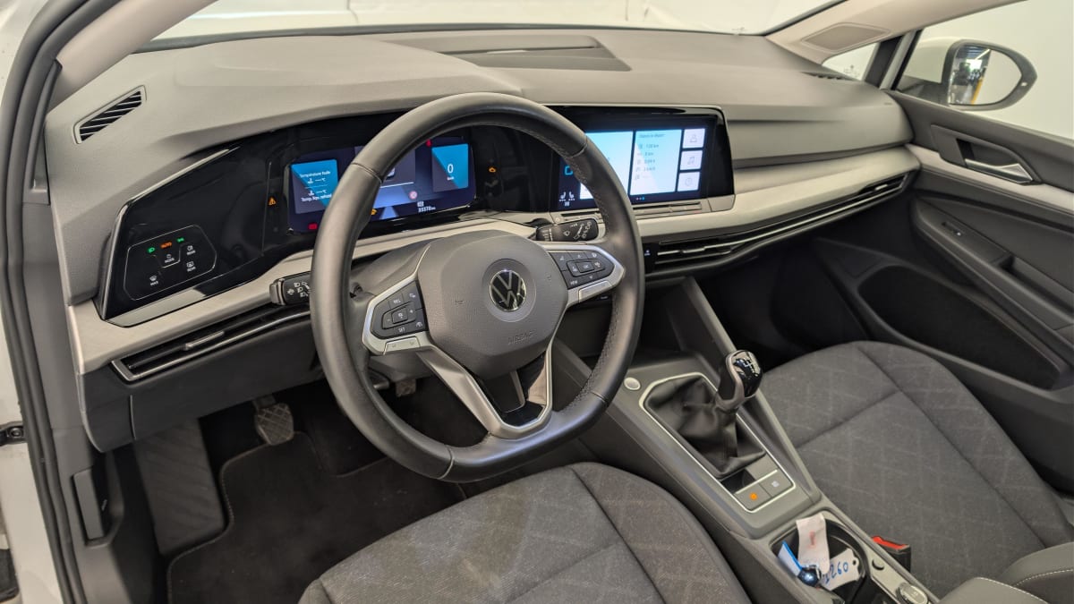 Volkswagen GOLF 8 - Image 15