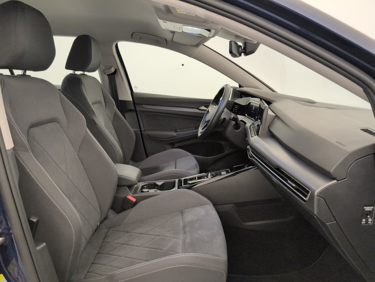 Volkswagen GOLF 8 - Image 9
