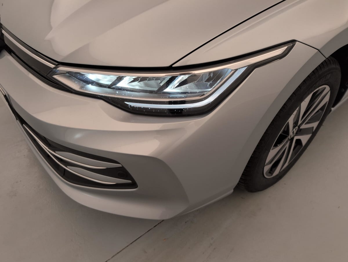 Volkswagen GOLF 8 - Image 22