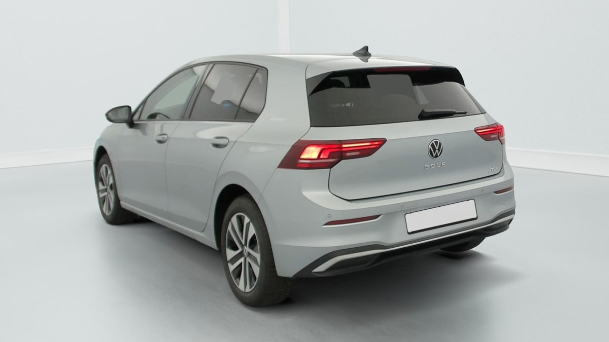 Volkswagen GOLF 8 - Image 5