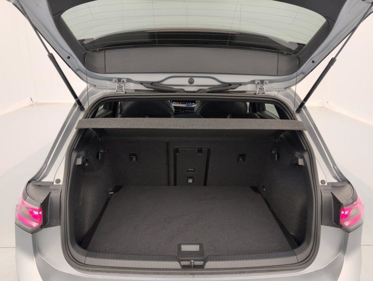 Volkswagen GOLF 8 - Image 11