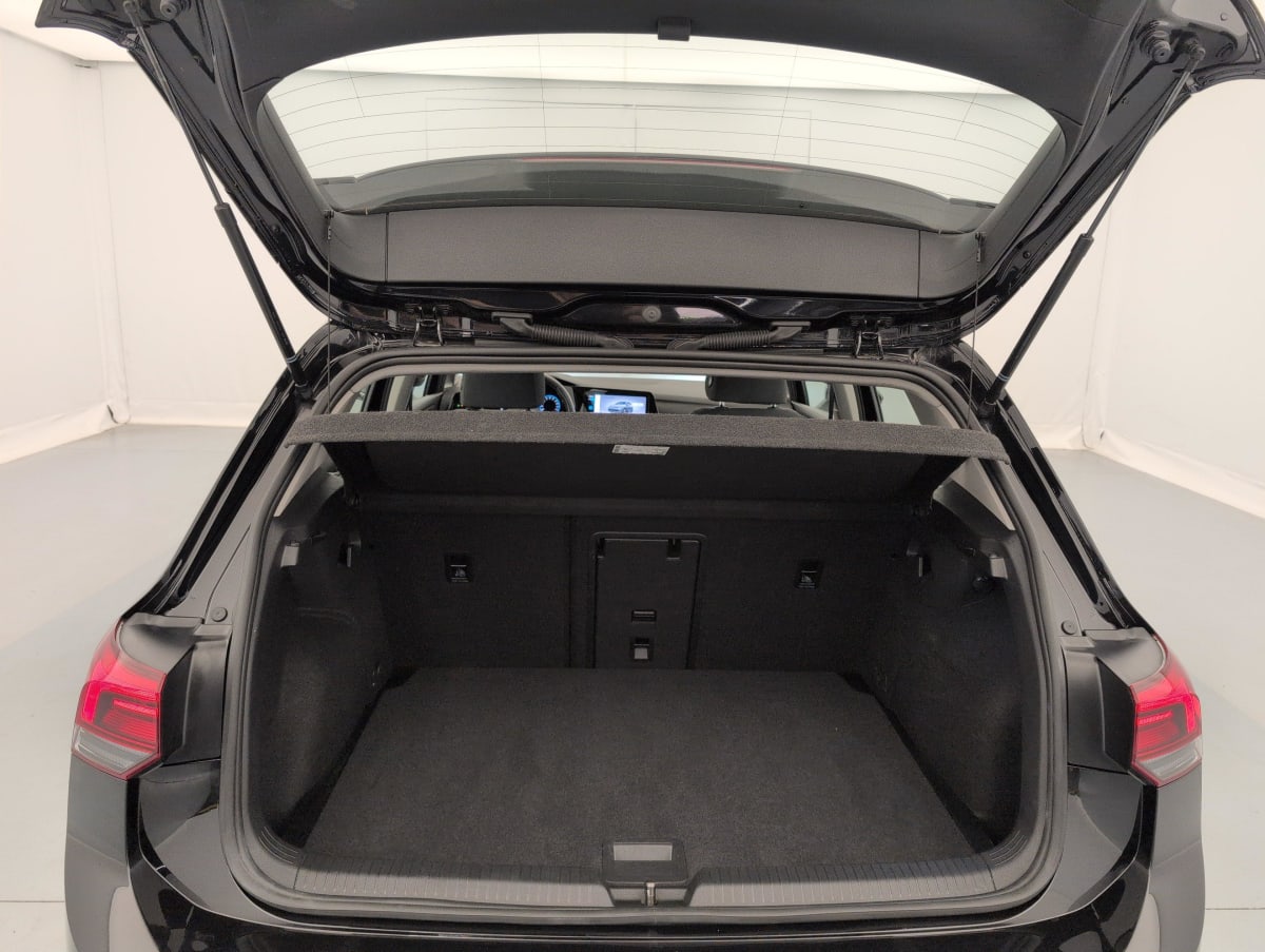 Volkswagen GOLF 8 - Image 11