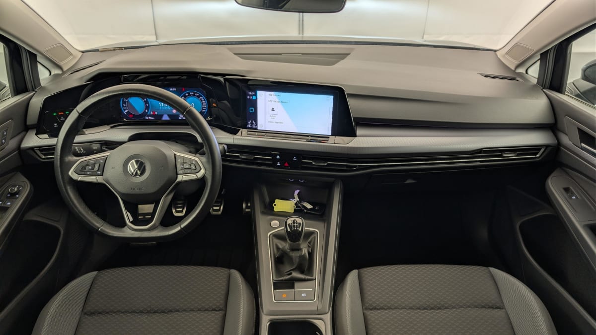 Volkswagen GOLF 8 - Image 13