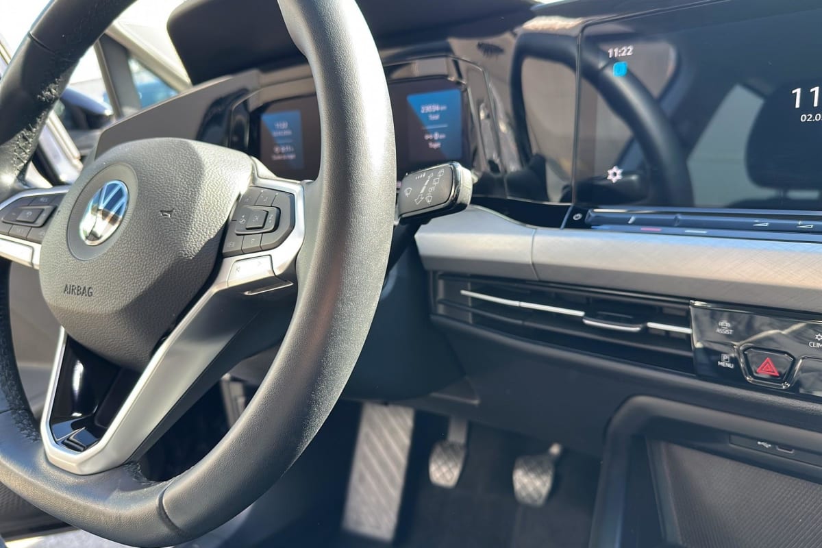 Volkswagen GOLF 8 - Image 15