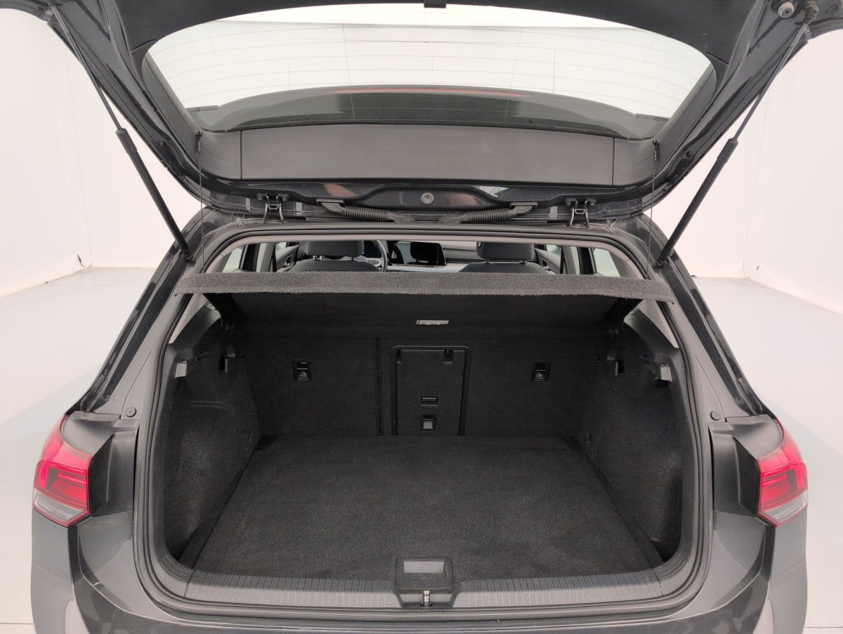 Volkswagen GOLF 8 - Image 11