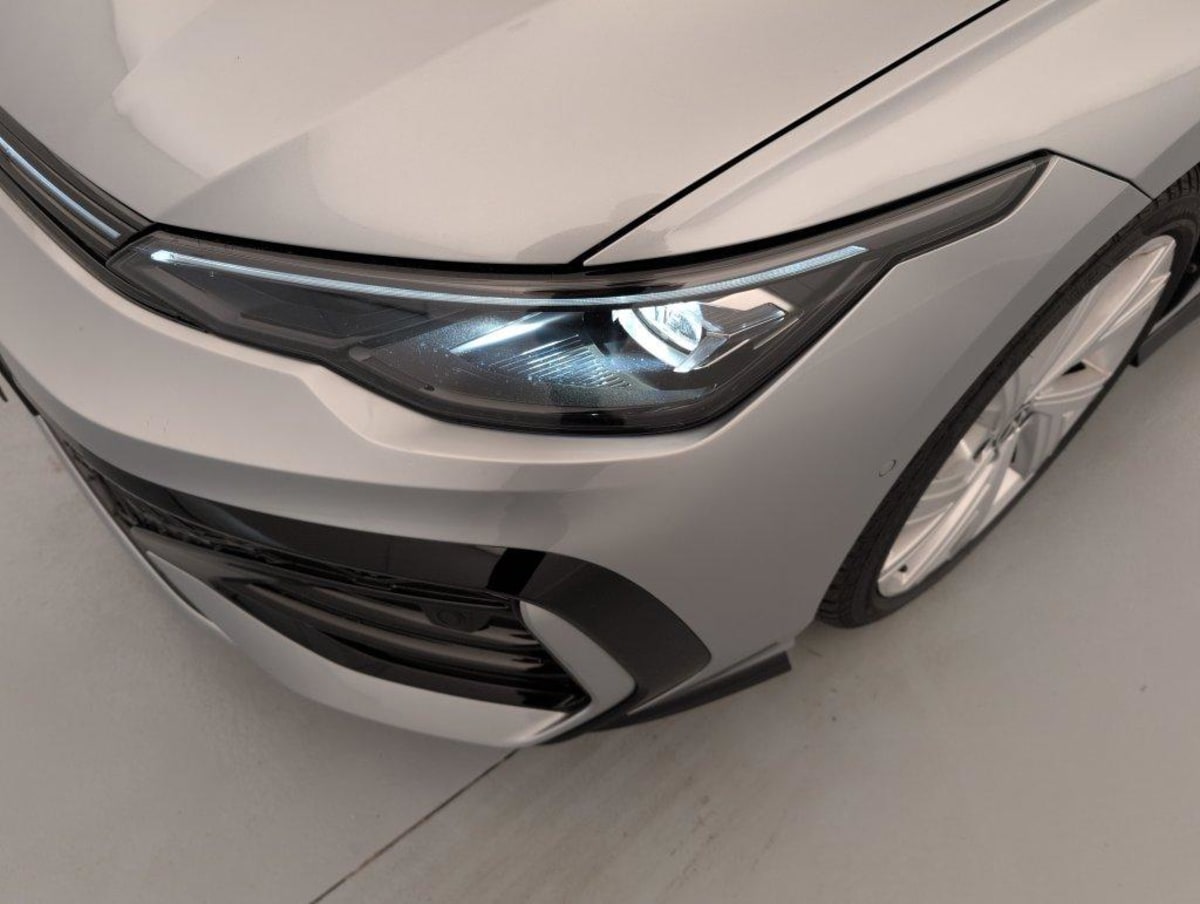 Volkswagen GOLF 8 - Image 22