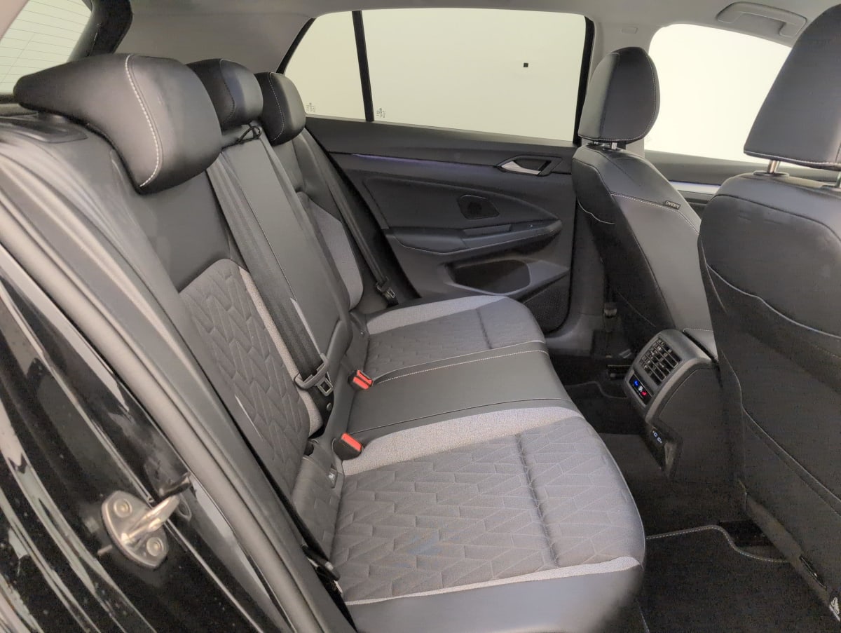 Volkswagen GOLF 8 - Image 10