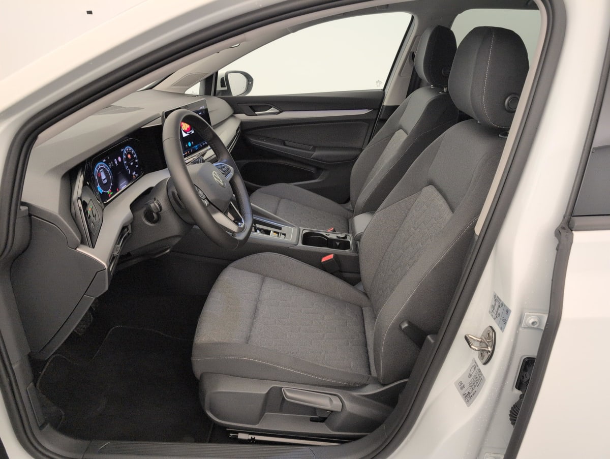 Volkswagen GOLF 8 - Image 16