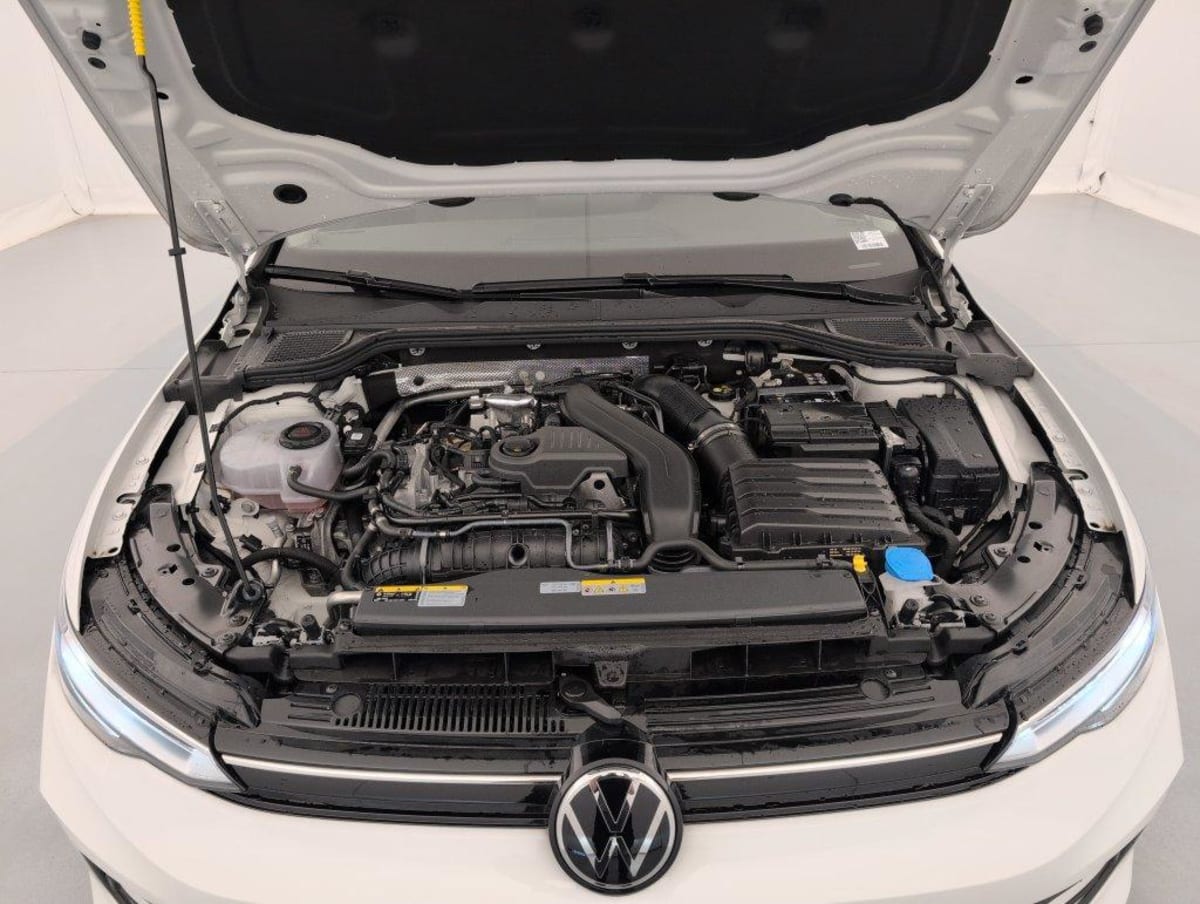 Volkswagen GOLF 8 - Image 21