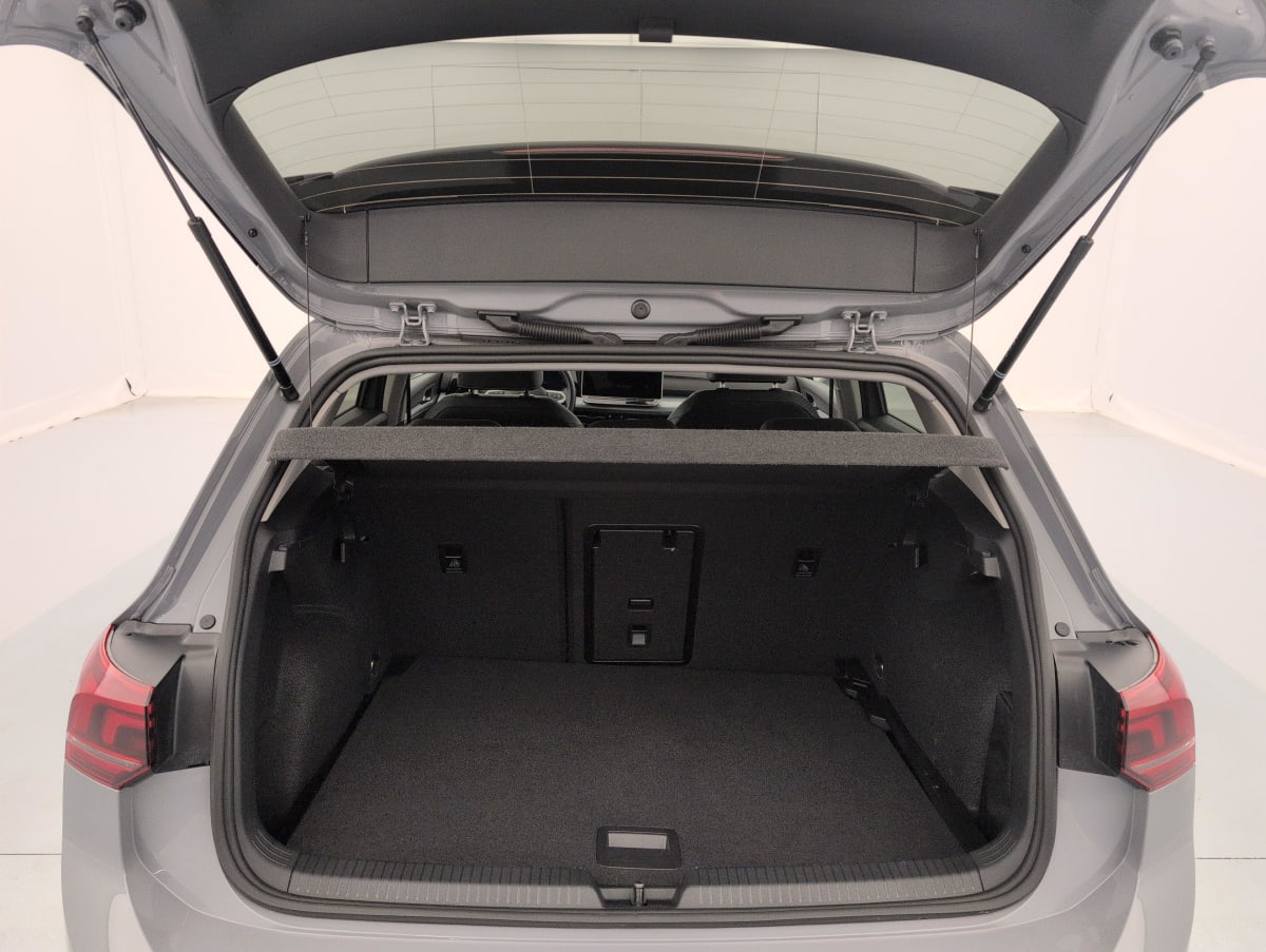 Volkswagen GOLF 8 - Image 10