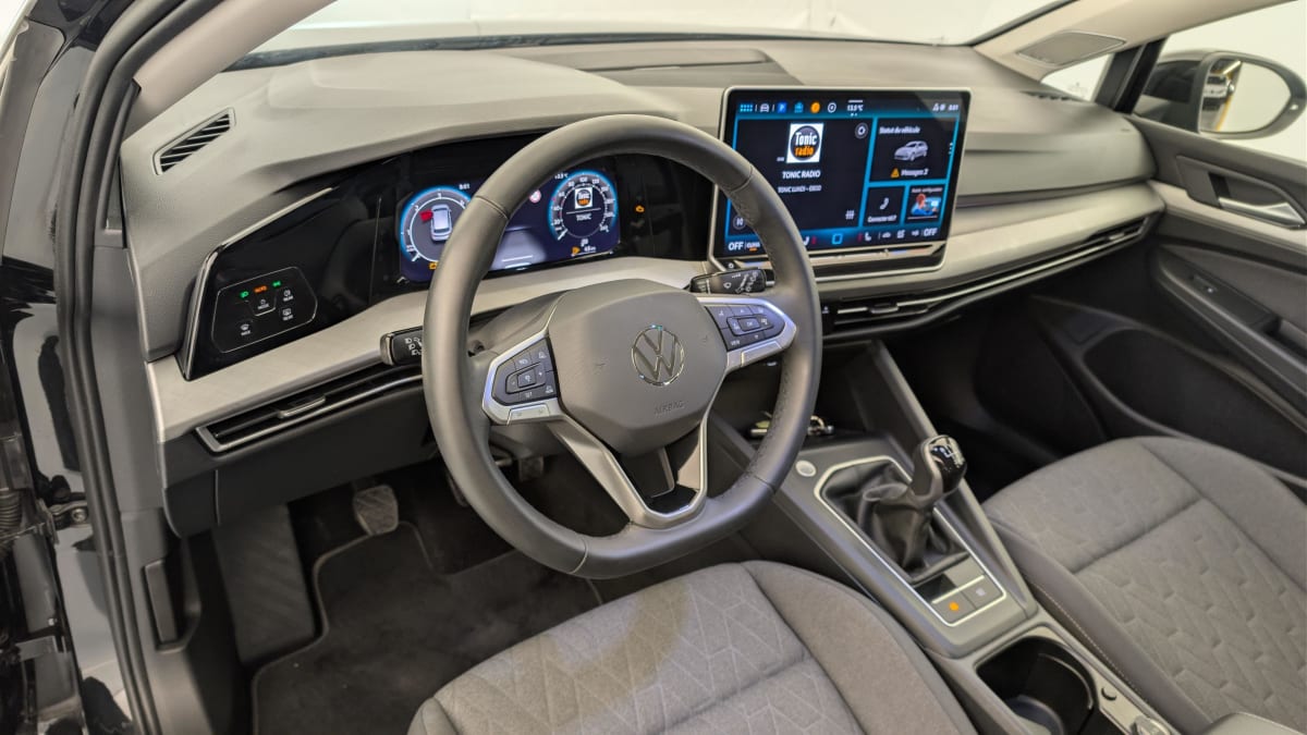 Volkswagen GOLF 8 - Image 15