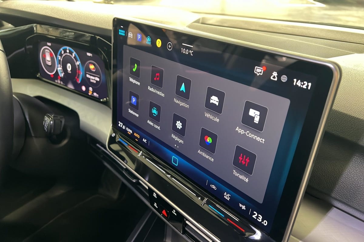 Volkswagen GOLF 8 - Image 17