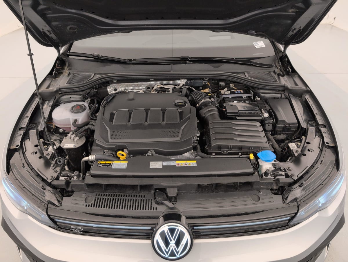 Volkswagen GOLF 8 - Image 21