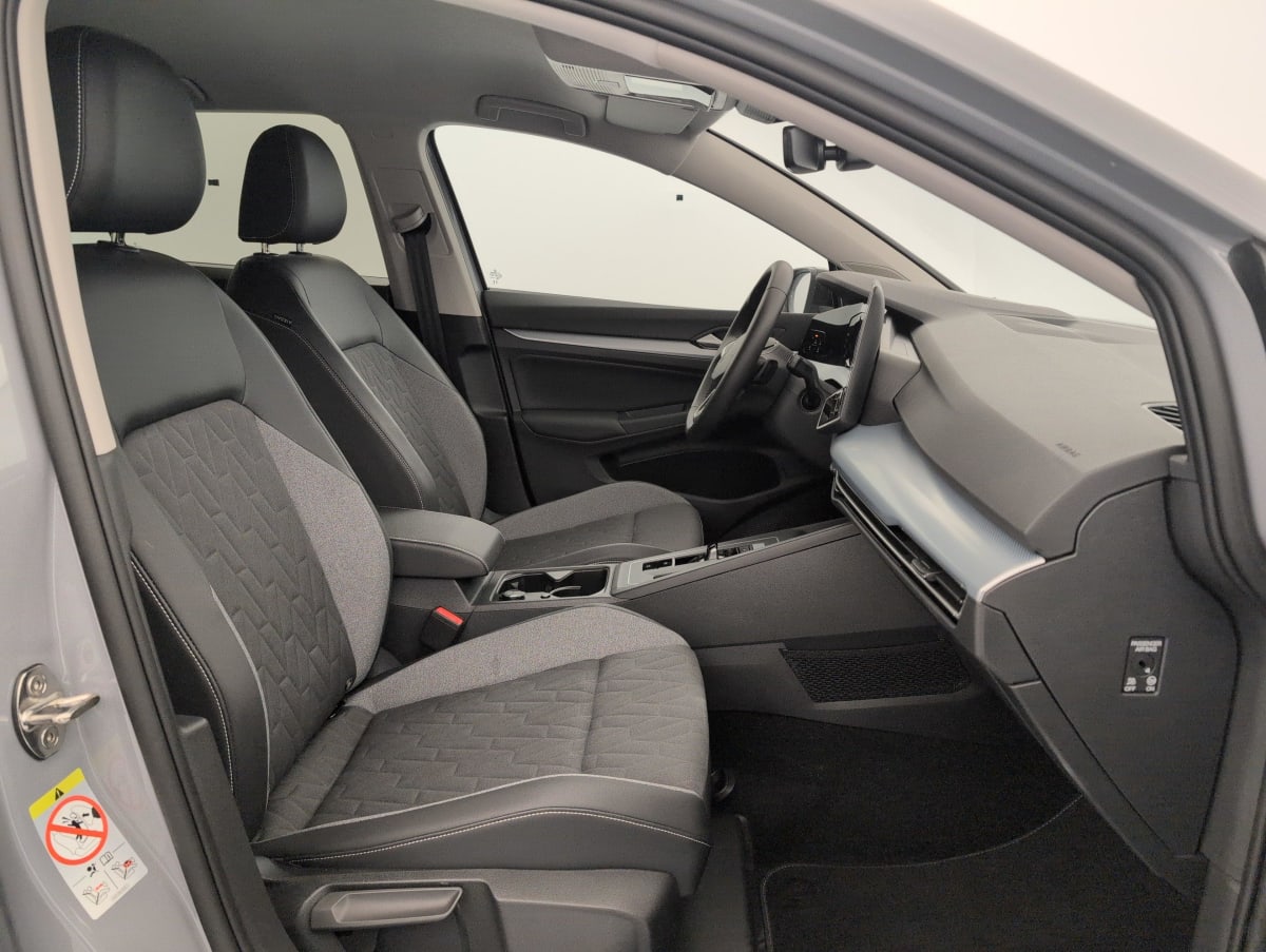 Volkswagen GOLF 8 - Image 9