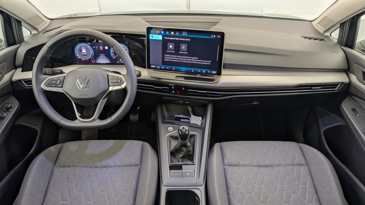 Volkswagen GOLF 8 - Image 13