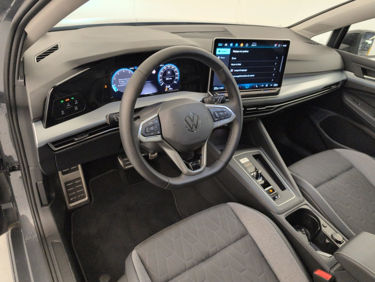 Volkswagen GOLF 8 - Image 16