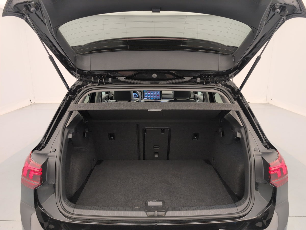 Volkswagen GOLF 8 - Image 11