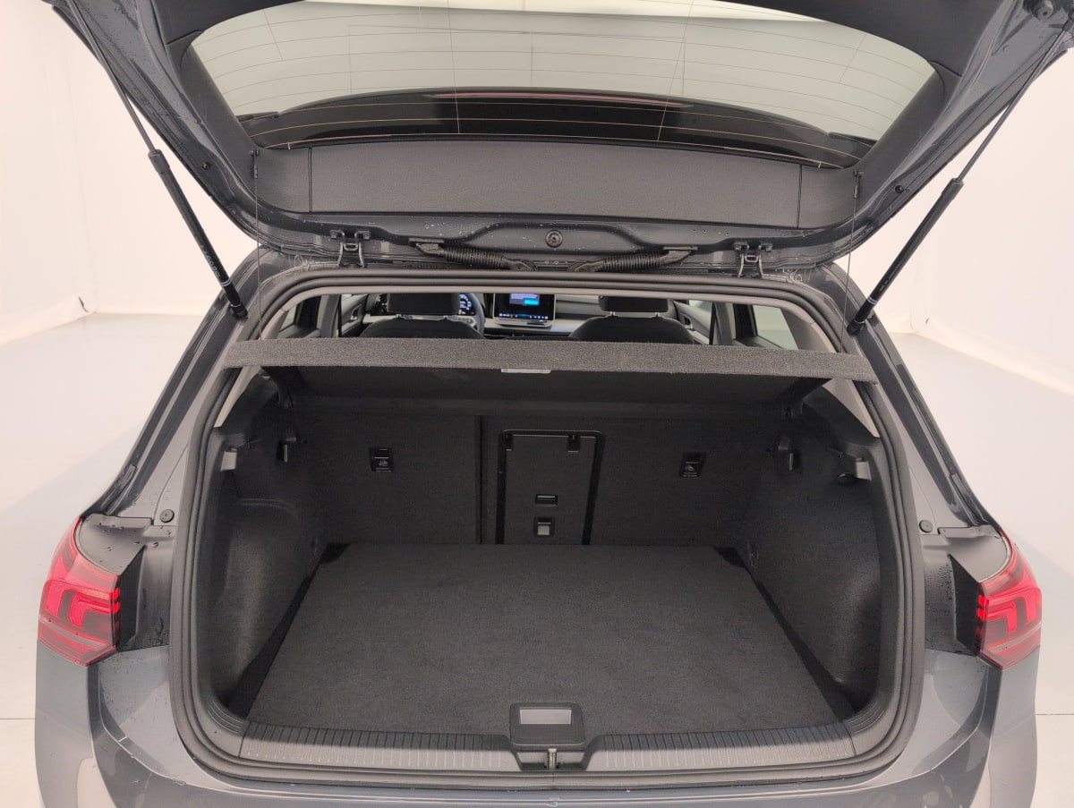 Volkswagen GOLF 8 - Image 11