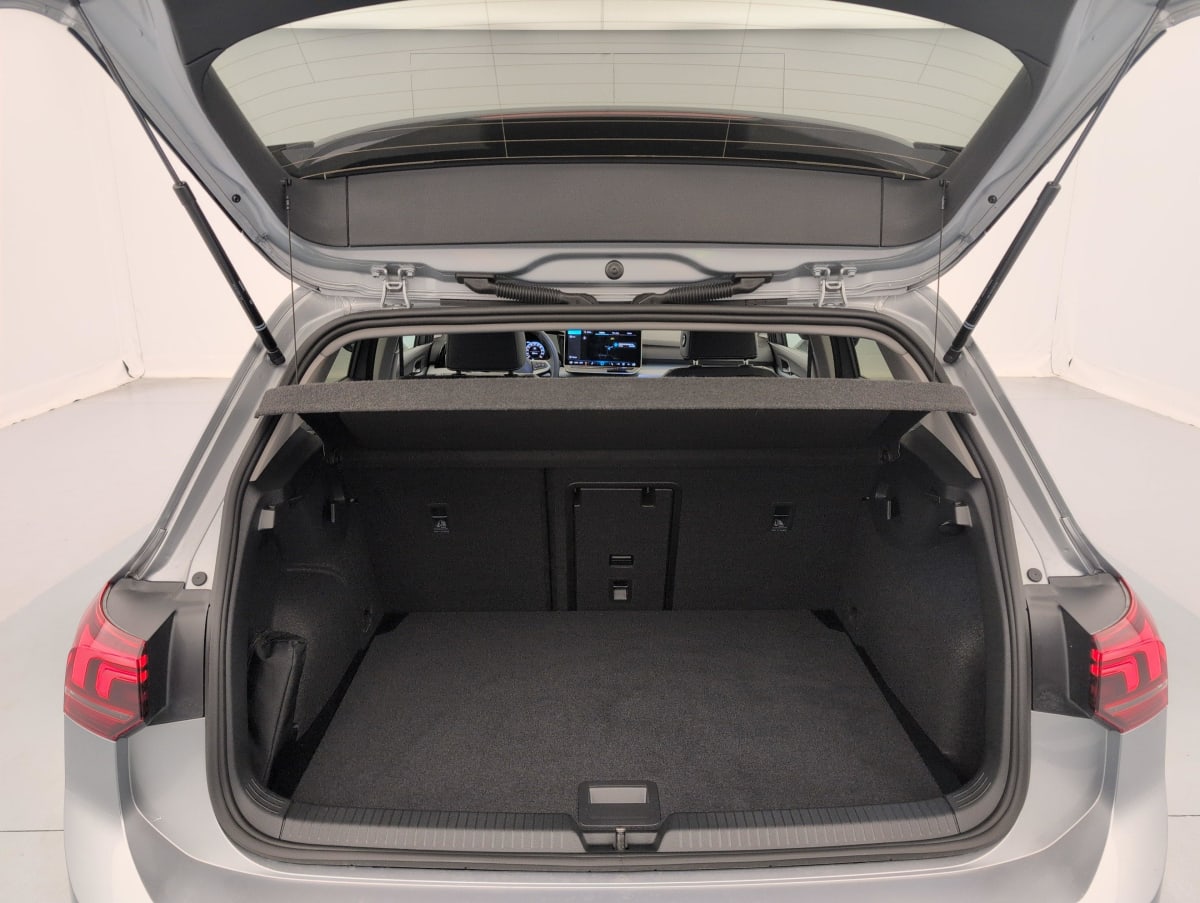 Volkswagen GOLF 8 - Image 11