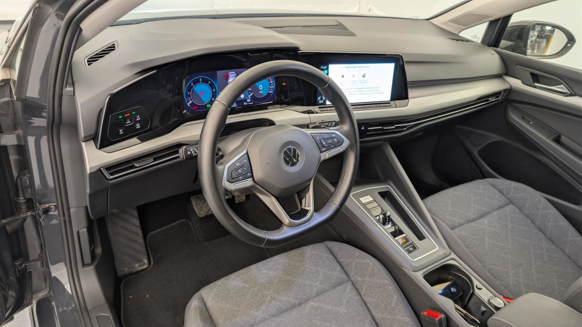 Volkswagen GOLF 8 - Image 15