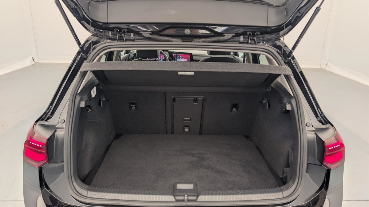 Volkswagen GOLF 8 - Image 11