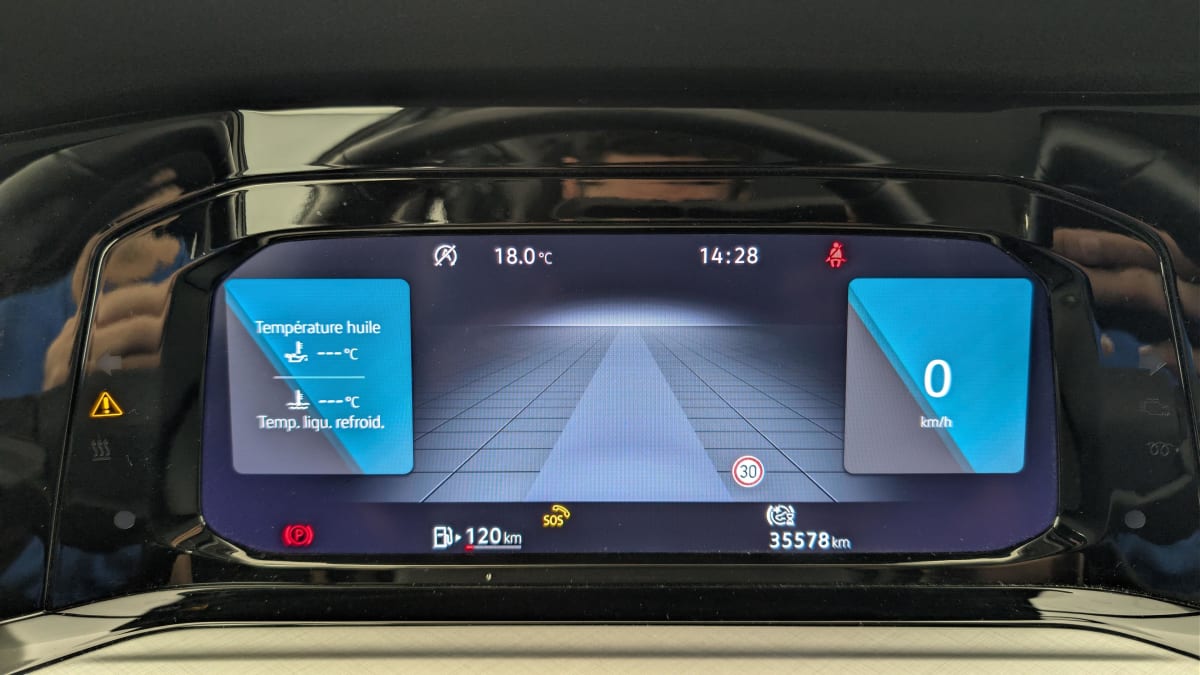 Volkswagen GOLF 8 - Image 22