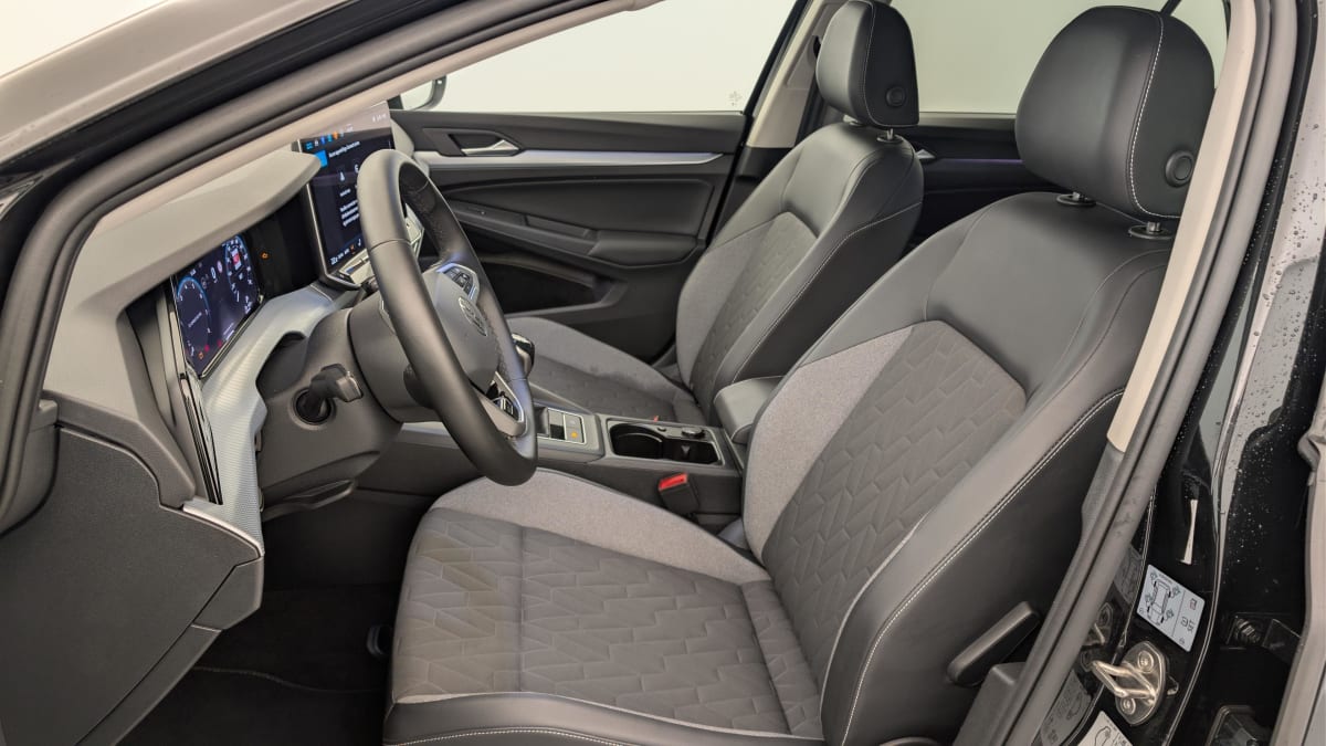 Volkswagen GOLF 8 - Image 16