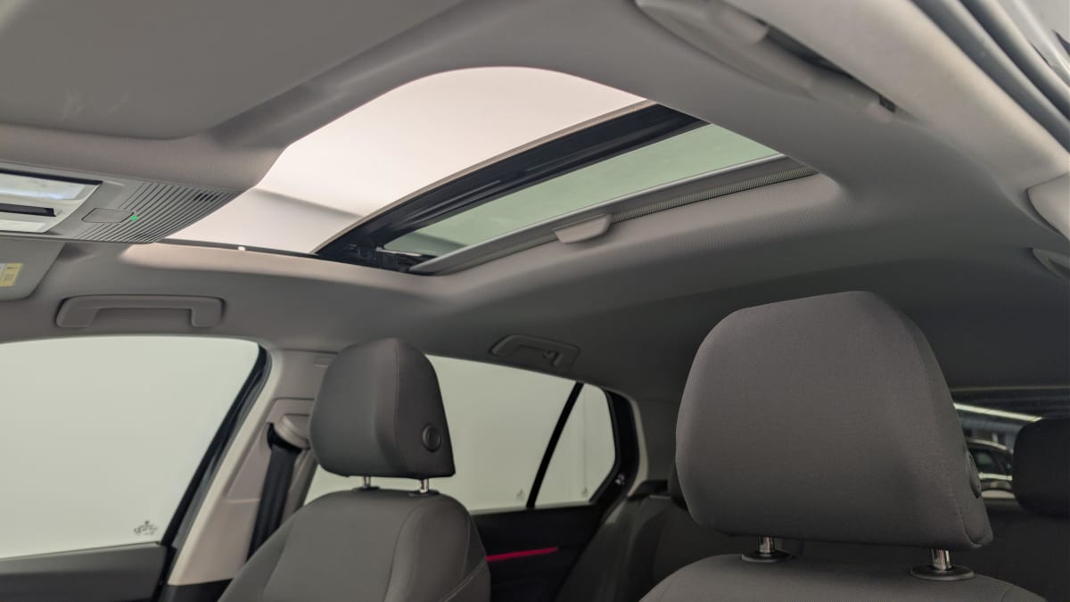 Volkswagen GOLF 8 - Image 22