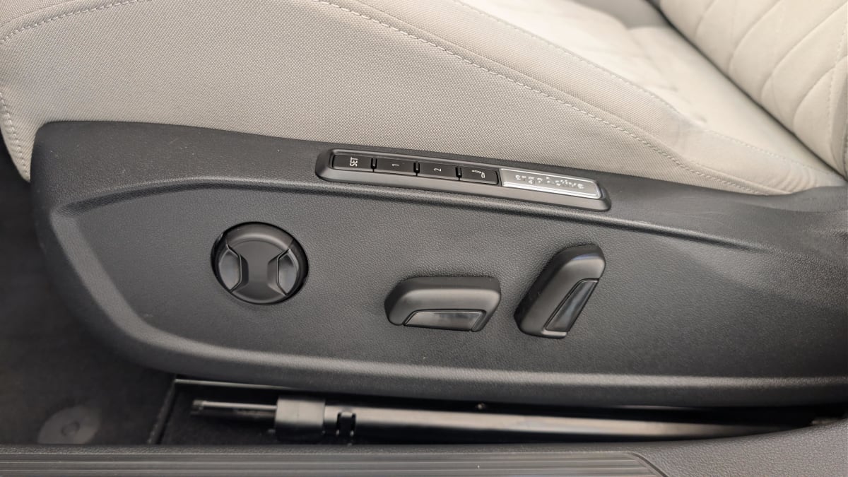 Volkswagen GOLF 8 - Image 22