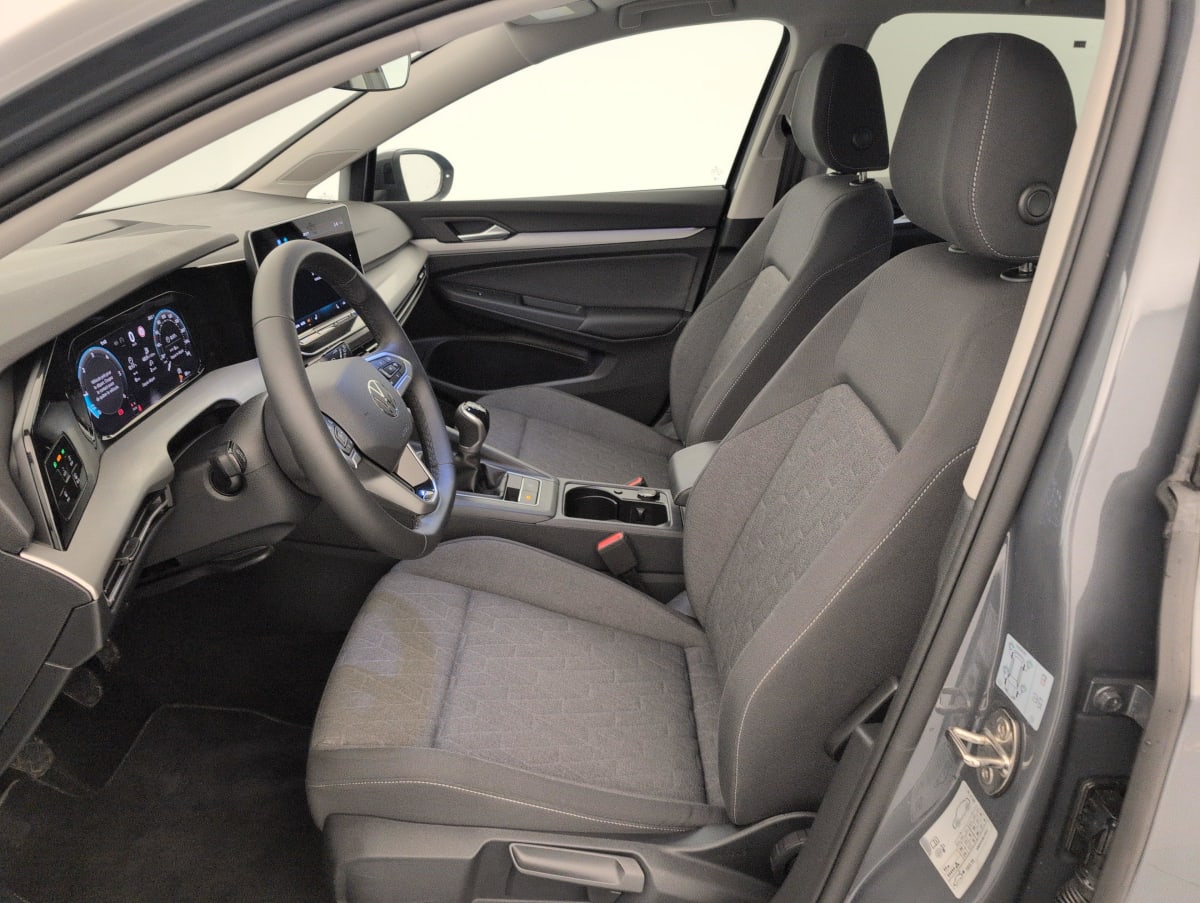 Volkswagen GOLF 8 - Image 16