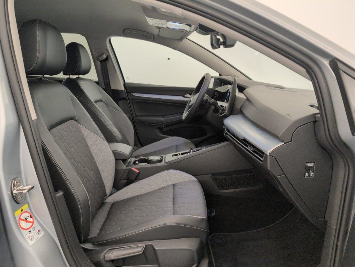 Volkswagen GOLF 8 - Image 9