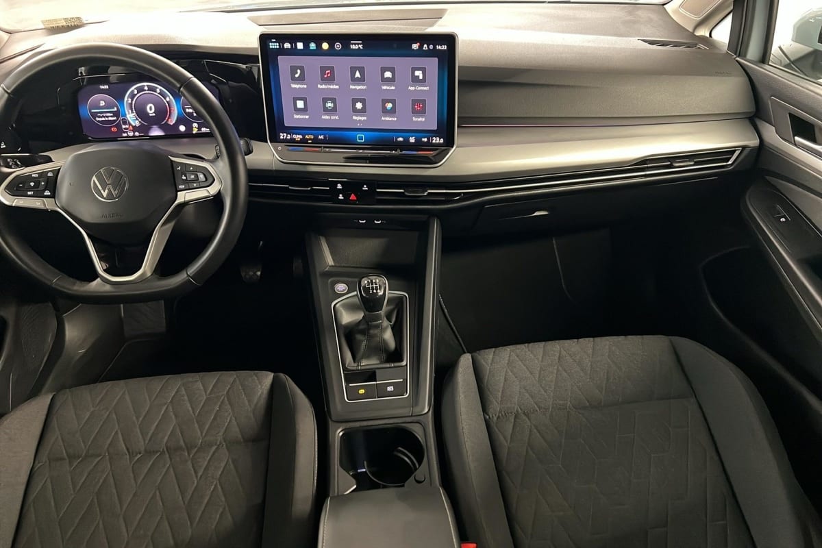 Volkswagen GOLF 8 - Image 12