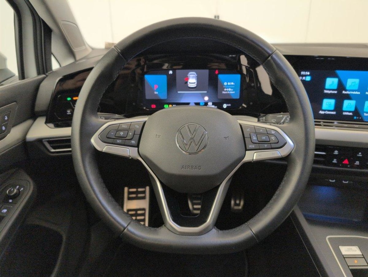Volkswagen GOLF 8 - Image 24
