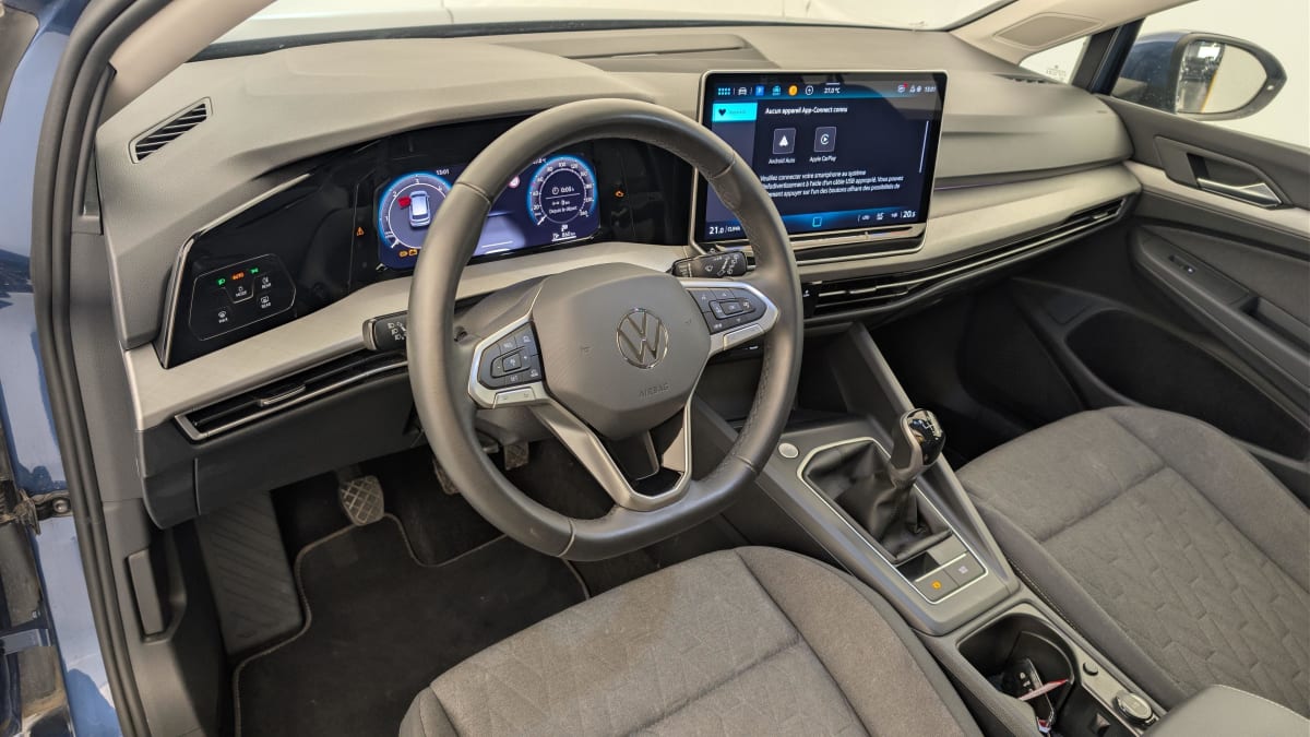 Volkswagen GOLF 8 - Image 15