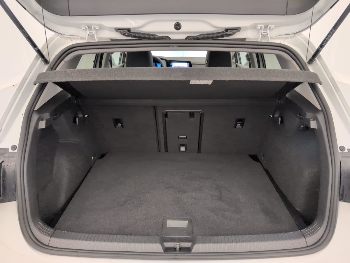 Volkswagen GOLF 8 - Image 11