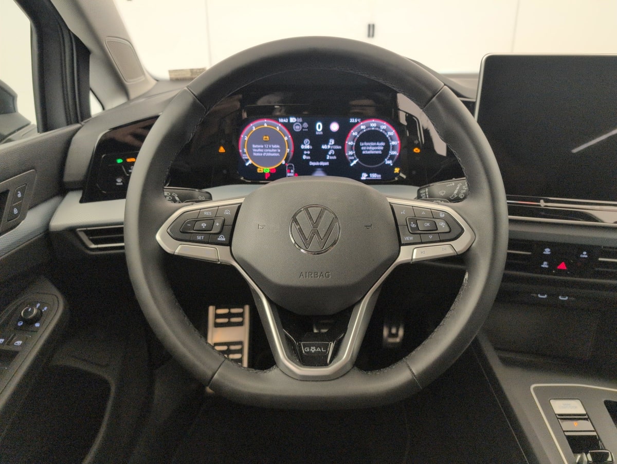 Volkswagen GOLF 8 - Image 13